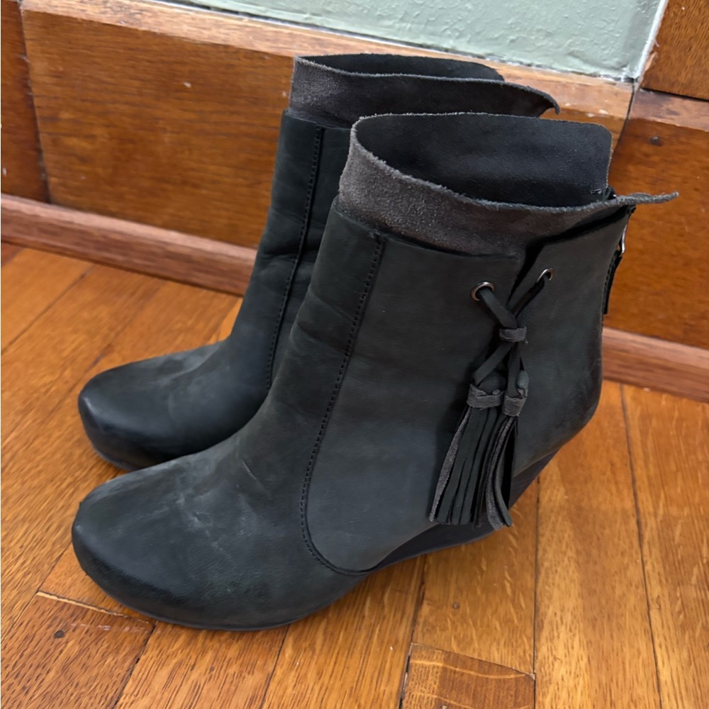 OTBT Wedge Grey Boots